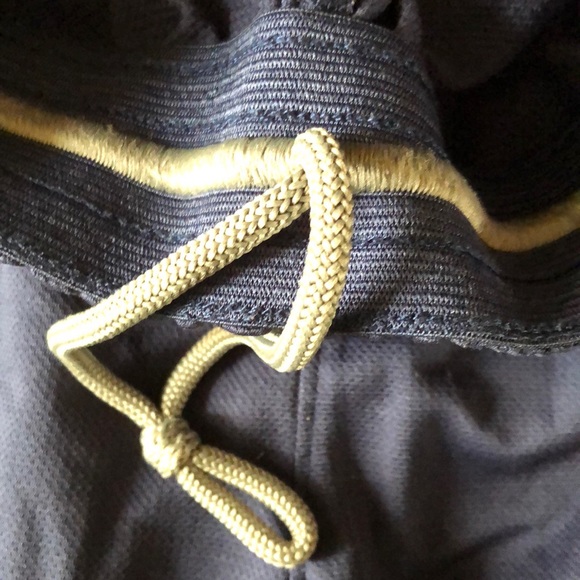 Nike Dri Fit Athletic Shorts size Medium - Picture 5 of 8